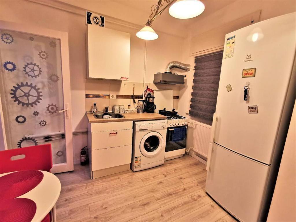 Ferienwohnung Luxury Piata Universitate Old Town Bukarest Exterior foto